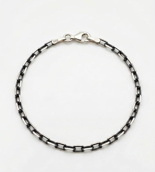 Why Sterling Silver Men’s Jewelry Never Goes Out of Style