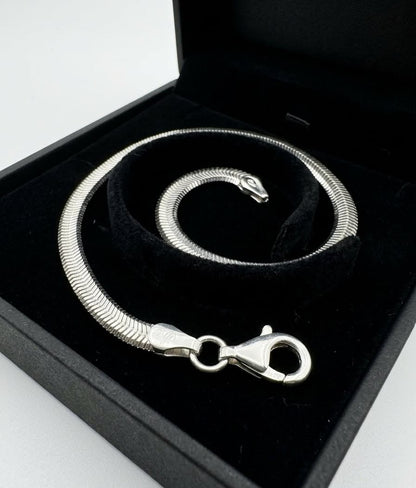 Chain the Men Black Silver Mens 5mm Herringbone Bracelet - Comfortable Design