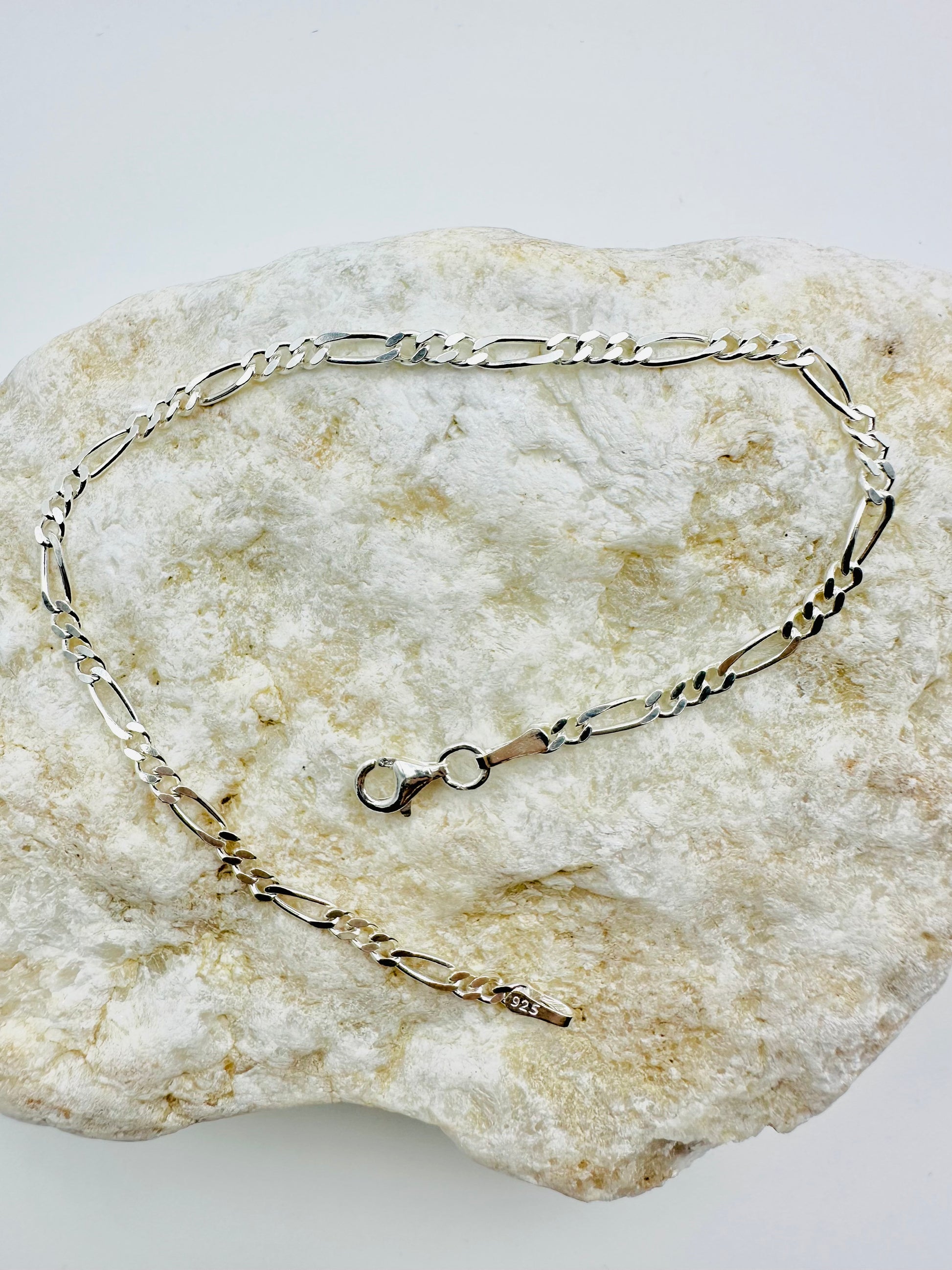 Chain the Men Sterling Silver Minimalist Mens Tokyo Figaro Bracelet 8 inch