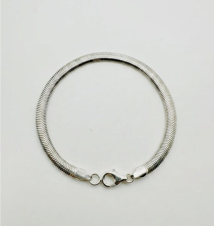 Chain the Men Black Silver Mens 5mm Herringbone Bracelet - Comfortable Design